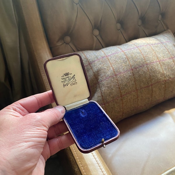 Vintage Medal / Pendant Box for Watch Fob. Vintage Jewellery Box. Antique Jewelry Box. Leeds Jewellers