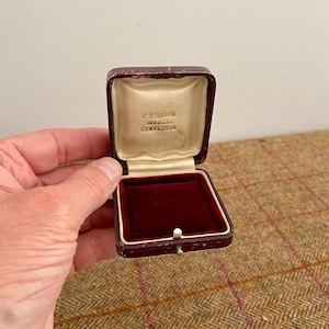 Small Vintage Jewellery Box. Antique Jewelry Box.