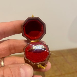 Unusual Vintage Style Engagement Ring Box. Antique Style Jewellery Box to display a ring. Proposal ring box