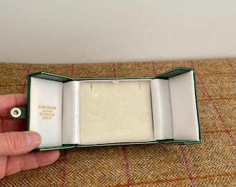 Vintage Style Jewelry Box. Double Door Antique Style Jewellery box. Jewellers necklace pendant box