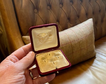 vintage Jewelry box ୨୧ * 陶器製の小さな パニエ