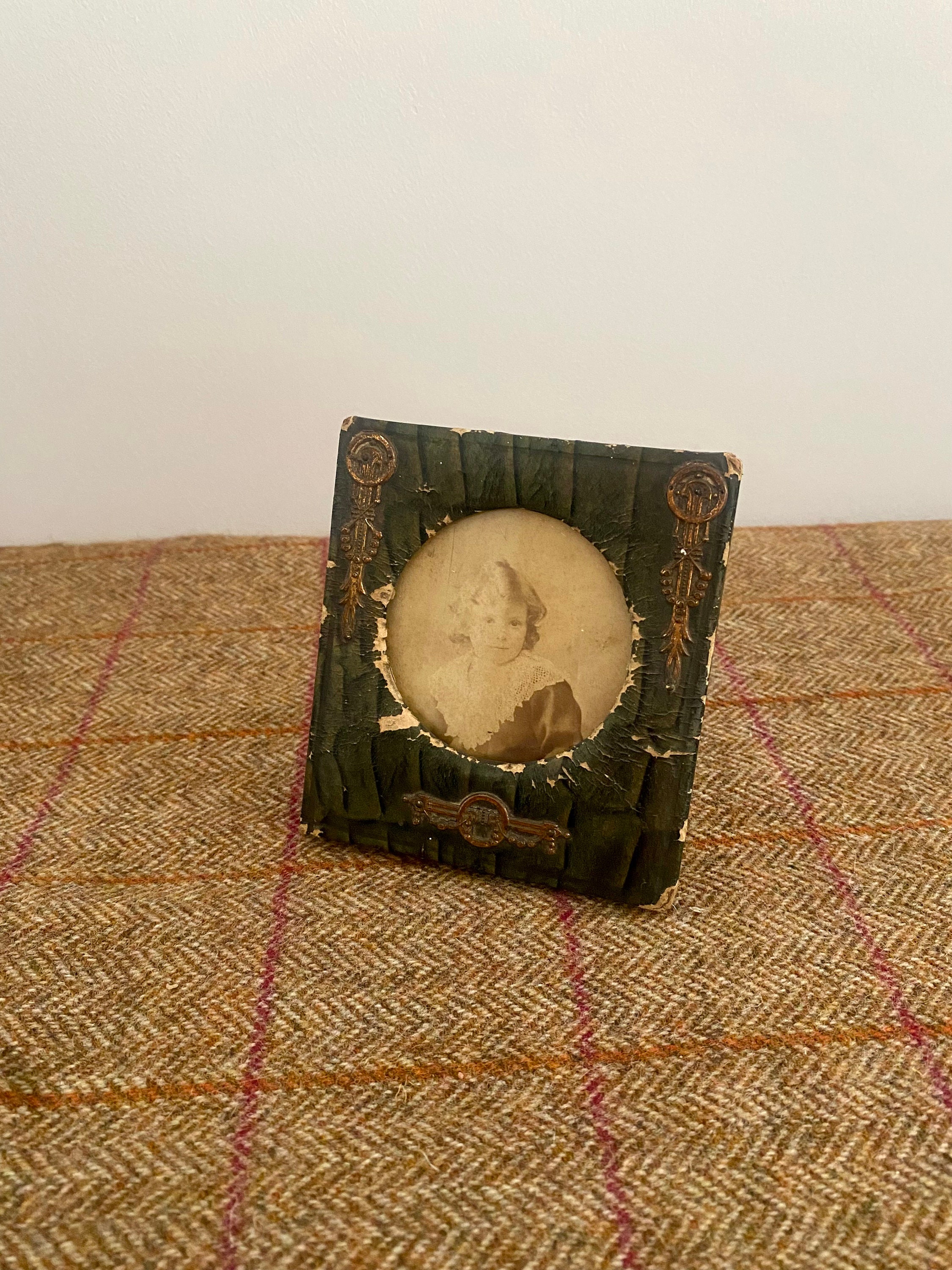 Antique Photo Frame. Victorian Photgraph Frame