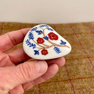 A Beautiful Vintage trinket box. Hand Finished Del Prado Porcelain box. Keepsake Box, Ring tray