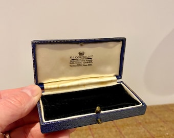 Vintage Jewellery Box. Antique Jewelry Box. Golders Green Jewellers