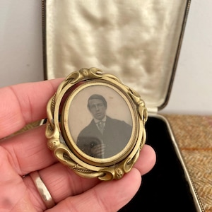 Victorian Double sided Mourning Brooch in Vintage Jewellery Box. Antique photo Mourning Swivel Brooch