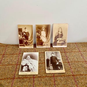 Antique CDV photographs. 5 x Original Photos of Victorian Children & babies. Carte De Visite with fashion interest.