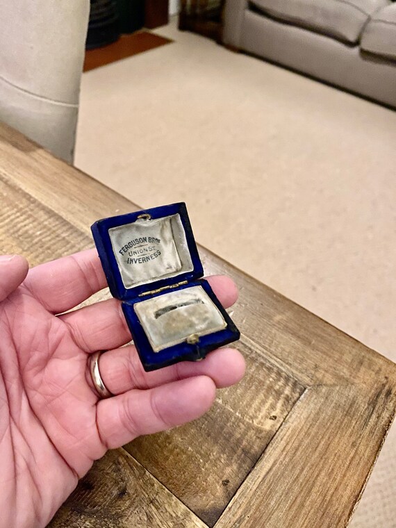 Rare Small Velvet Victorian Antique ring Box. Vint