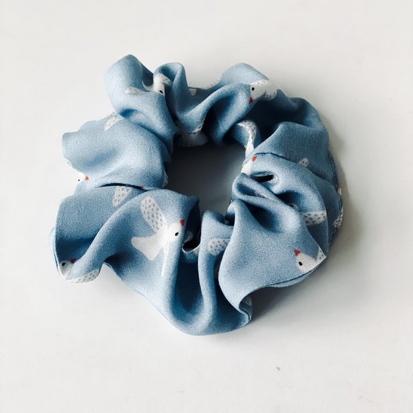 Einzigartiger Scrunchie aus nachhaltiger Ecovero-Viskose - Das perfekte Geschenk für dich oder deine Liebsten.