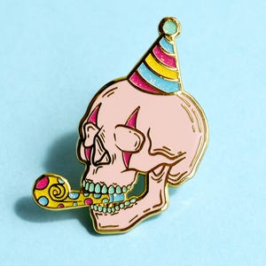Skull Clown Party Enamel Pin Badge - Golden Metal