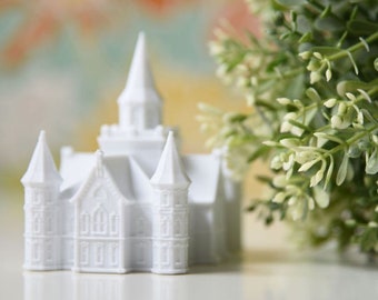 Provo City Center Temple Replica Statue