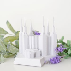 Washington DC Temple Replica Statue
