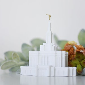 Pocatello Idaho Temple Replica Statue