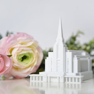 Rexburg Idaho Temple Replica Statue