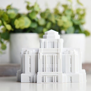 Meridian Idaho Temple Replica Statue