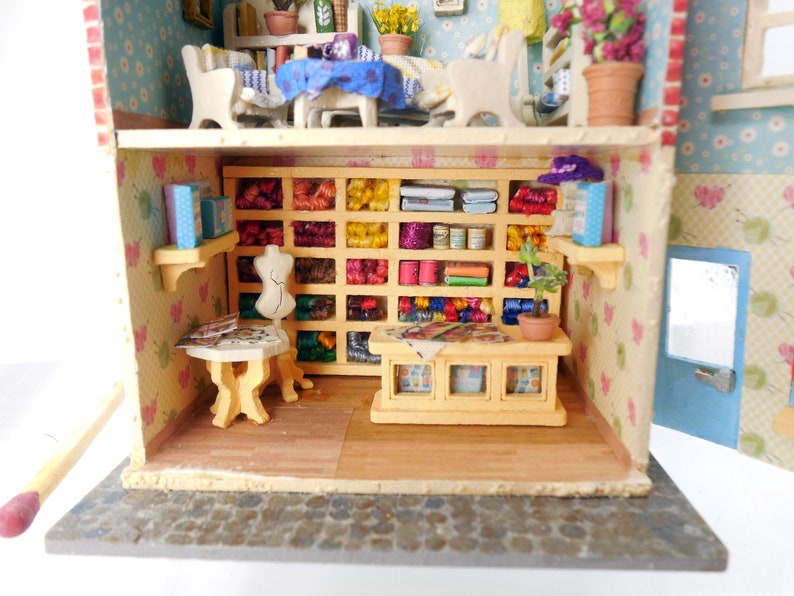 Susis Wollerei Kit Dollhouse en mini-échelle image 9
