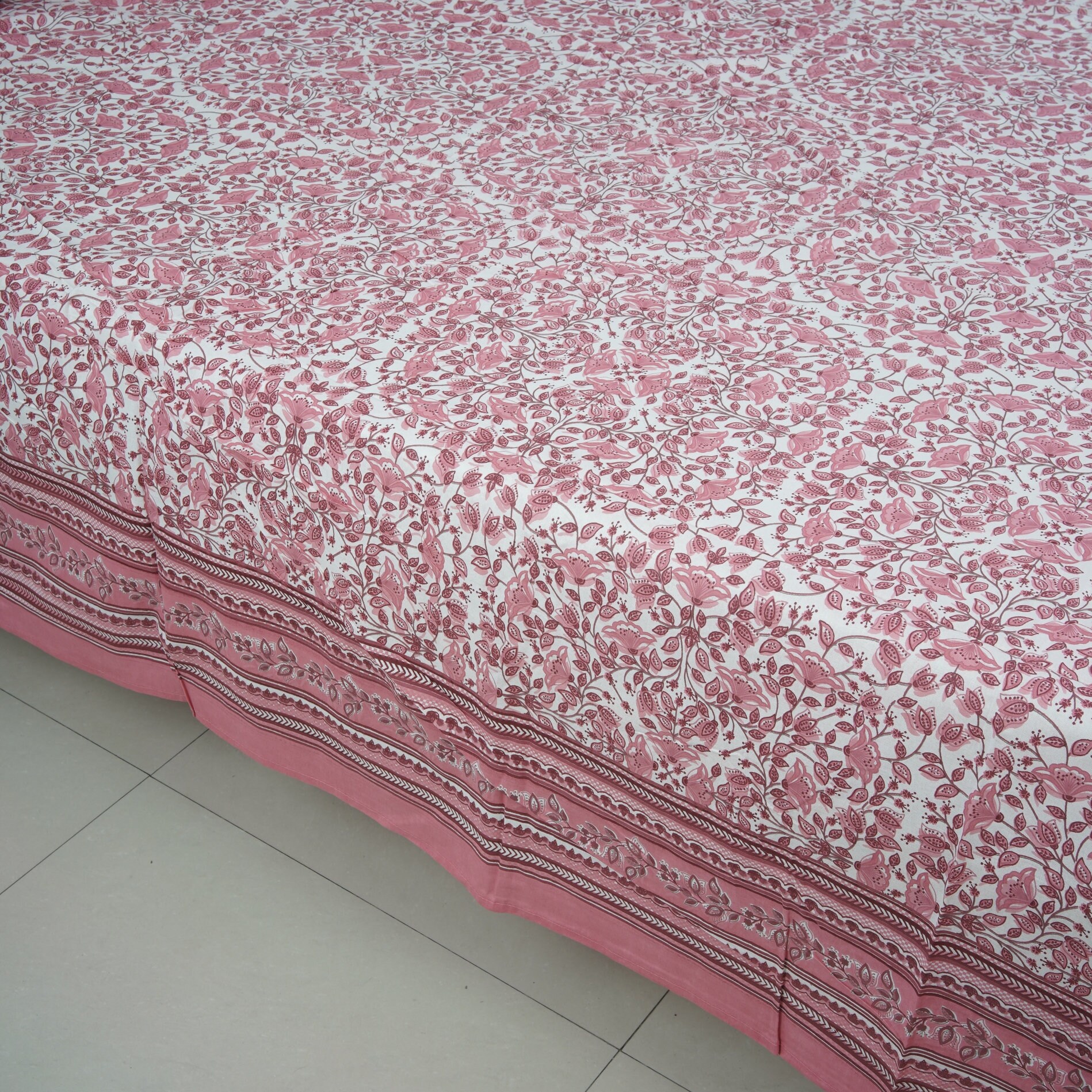 Bedsheet King Size Tapestry Printed With 2 Pillow Cases Bedsheets Size