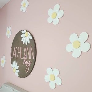 Custom floral daisy wall  retro nursery wood name sign white flower 90&#39;s boho circle round pink daisies wall decal stickers