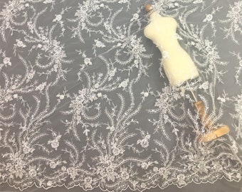 Tela de encaje floral con lentejuelas: encaje blanco roto para vestido de novia (135 cm)