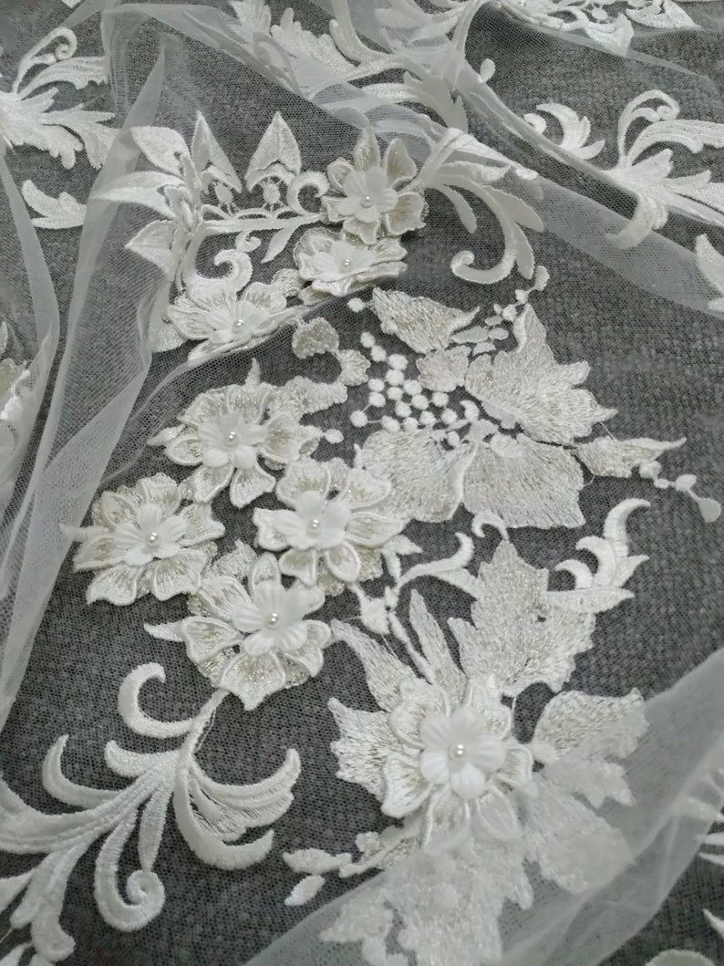 2019 Newest Bridal Lace Fabric Hand Embroidered Flower 3D Pearls Lace Fabric Veil Mesh Lace Fabric For Wedding Dress By The Yard