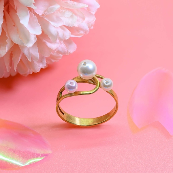 Pearl ring - adjustable