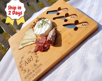 Custom cheese board set, Personalized cheese board set, Engraved cutting board, Wedding gifts, Mother's And Father's Day gifts