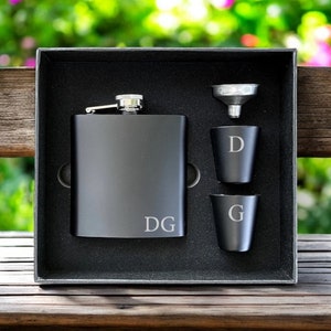Personalized Groomsmen Flasks, Groomsman Gift, Best Man Gift, Groomsmen Gift, Monogram Flask,Mother&#39;s, Father&#39;s Day, personalised
