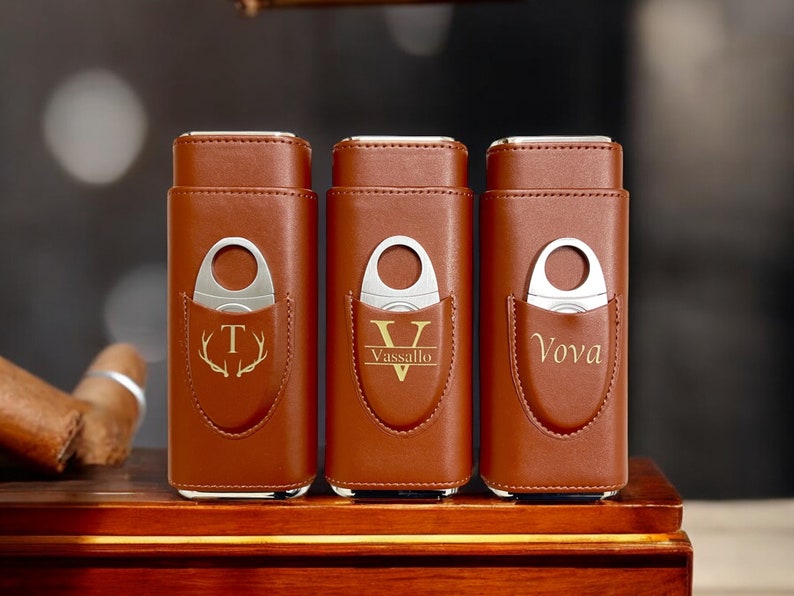 Personalized Cigar Case with Cutter, Engraved Travel Humidor, Groomsmen Gift bild 3