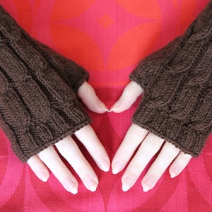 Tricoté à la main ARM WARMER WOOL Polyacrylique Marron Gris Gants chauds Chauffe-bras Tricoté à la main Pulse Warmer Cadeau de Noël Gants d’hiver