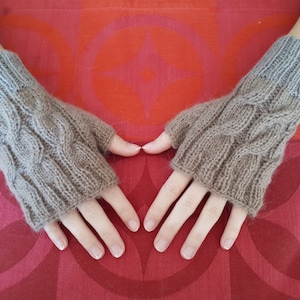 Hand-knitted arm warmers light brown wool+cashmere, knitted arm warmers, hand-knitted wrist warmers, knitwear, cashmere, wool knitted gloves
