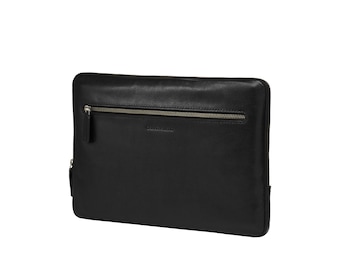 DRAKENSBERG »Alessio« laptop sleeve in elegant black, handmade luxury leather case made from sustainable buffalo leather