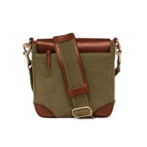 DRAKENSBERG Kuriertasche Mila Oliv-Grün, handgemachte vintage Umhängetasche für Damen und Herren aus nachhaltigem Canvas Leder Bild 4