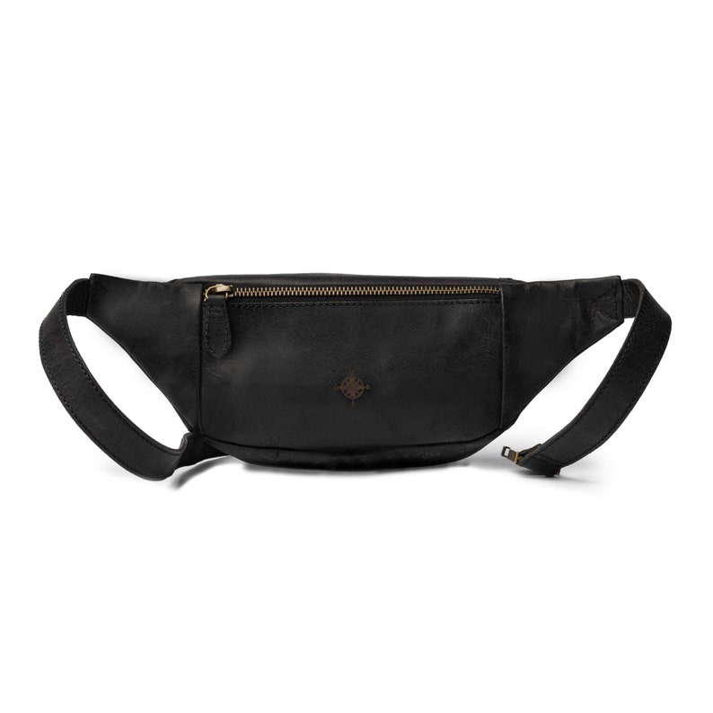 DRAKENSBERG Bum Bag Mel Vintage-Black, handmade fanny pack & shoulder bag for men made from sustainable premium leather imagem 5