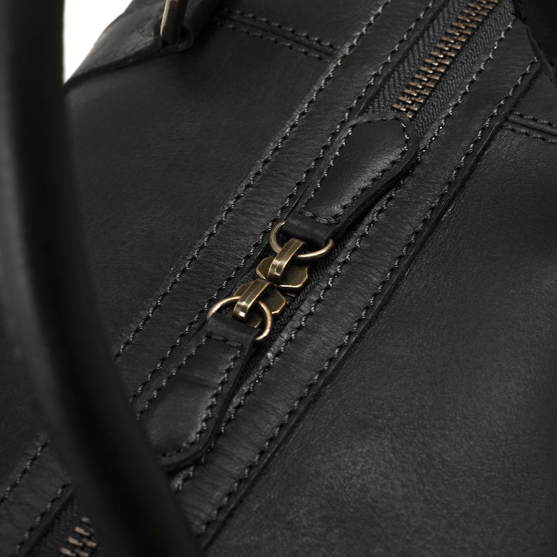 DRAKENSBERG Weekender »James« (50) Black, handcrafted leather travel bag & carry-on for men image 8