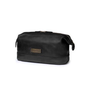 DRAKENSBERG Toilet Bag »Ruby« Vintage-Black, Handmade Necessair & Cosmetic Bag for Men made of Sustainable Leather