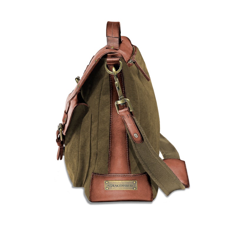 DRAKENSBERG Kuriertasche Milo Oliv-Grün, handgemachte vintage Aktentasche & Umhängetasche für Herren aus nachhaltigem Canvas Leder Bild 4