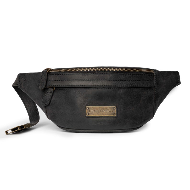 DRAKENSBERG Bum Bag Mel Vintage-Black, handmade fanny pack & shoulder bag for men made from sustainable premium leather imagem 4