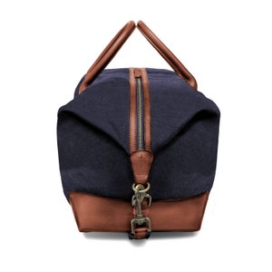 DRAKENSBERG Weekender David L Navy-Blue, handmade travel bag & sports bag for men sustainable canvas leather image 5