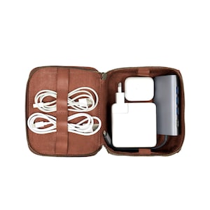 DRAKENSBERG Cable Case »Tony« (S) Vintage-Brown, Small leather case for travel, leisure and work, organises charging cables and accessories