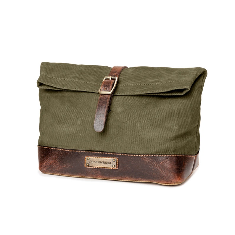 DRAKENSBERG Toiletry Bag Otis Forest-Green, handmade wash bag for men made from waxed canvas and hardened leather. image 1
