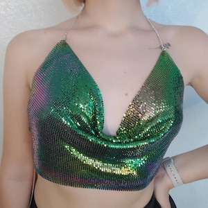Haut court en résille métallique - licou chaîne scintillant - tenues de festival - chemise discothèque à paillettes
