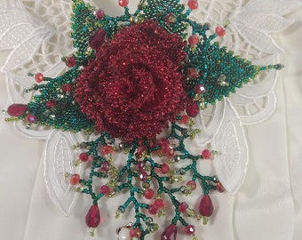 Spilla a forma di rosa rossa - Spilla floreale oversize con foglie verdi - Gioielli con fiori audaci