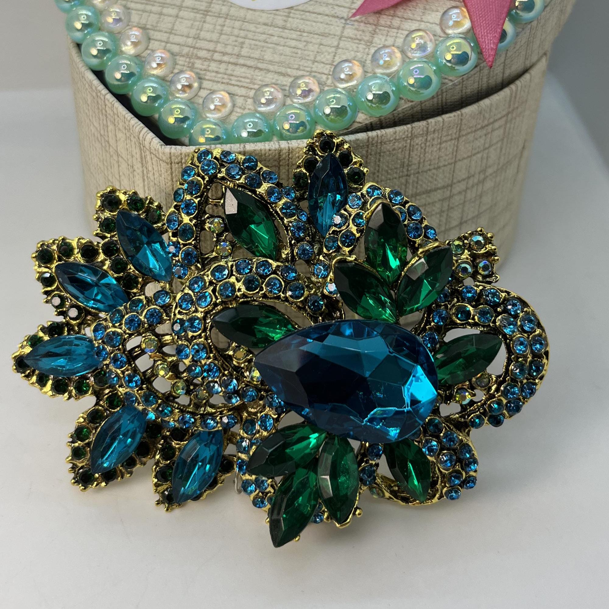 Blouse jacket brooch-Ornament vintage brooch-Large crystal rhinestone brooch-Vintage style jewelry.