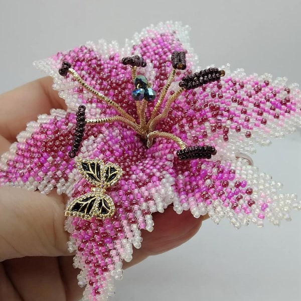 Floral beaded brooch. Blooming Lily brooch.Lilium Stargazer Oriental Lily.Bead woven floral brooch. Wedding boutonniere.Big bold chic brooch