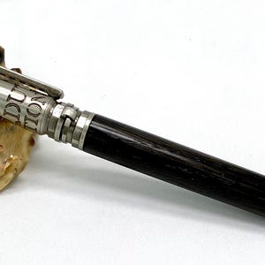 Balpen van hout, gemaakt van moeraseik, handgedraaid, graveren mogelijk