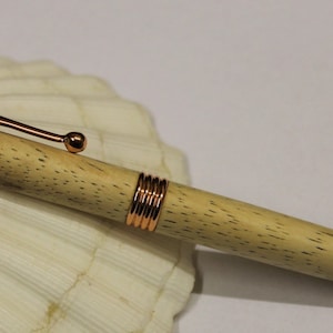 Holzkugelschreiber aus Zebrano, Handgedrechselt, Dreh-Kugelschreiber, Touch Stylus.