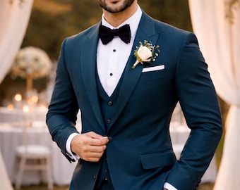 Traje de boda de tres piezas para hombre en algodón color blanco roto: blazer, chaleco y pantalón estilo vintage de la alta sociedad.
