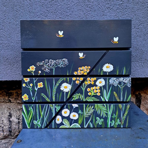 gifts, family, home gifts, cottage mailbox, art mailbox, briefkasten, boite aux lettres, custom gift, tree, four seasons