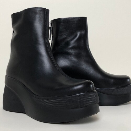 Vintage 90’s soft black leather platform ankle boots / zip up / chunky / grunge / winter /  y2k / wedge heel / UK 5 4 / EU 38 37 /