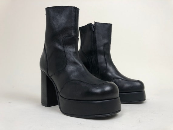 chunky platform boots 90s