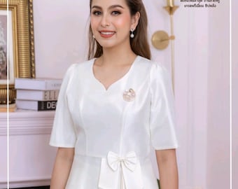 Diamond silk clothing, heart neck, chic design, waist decorated with layered bows that are meticulously sewn, three-quarter sleeves